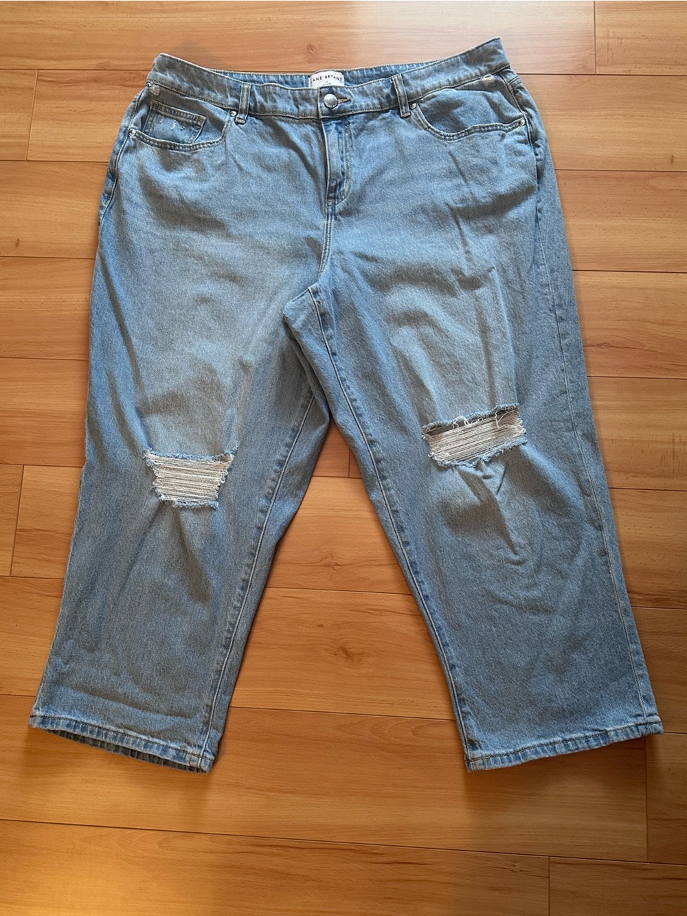 Lane Bryant Light Blue Distressed Cropped Boyfriend Jeans Capri Mid-rise 18 18W